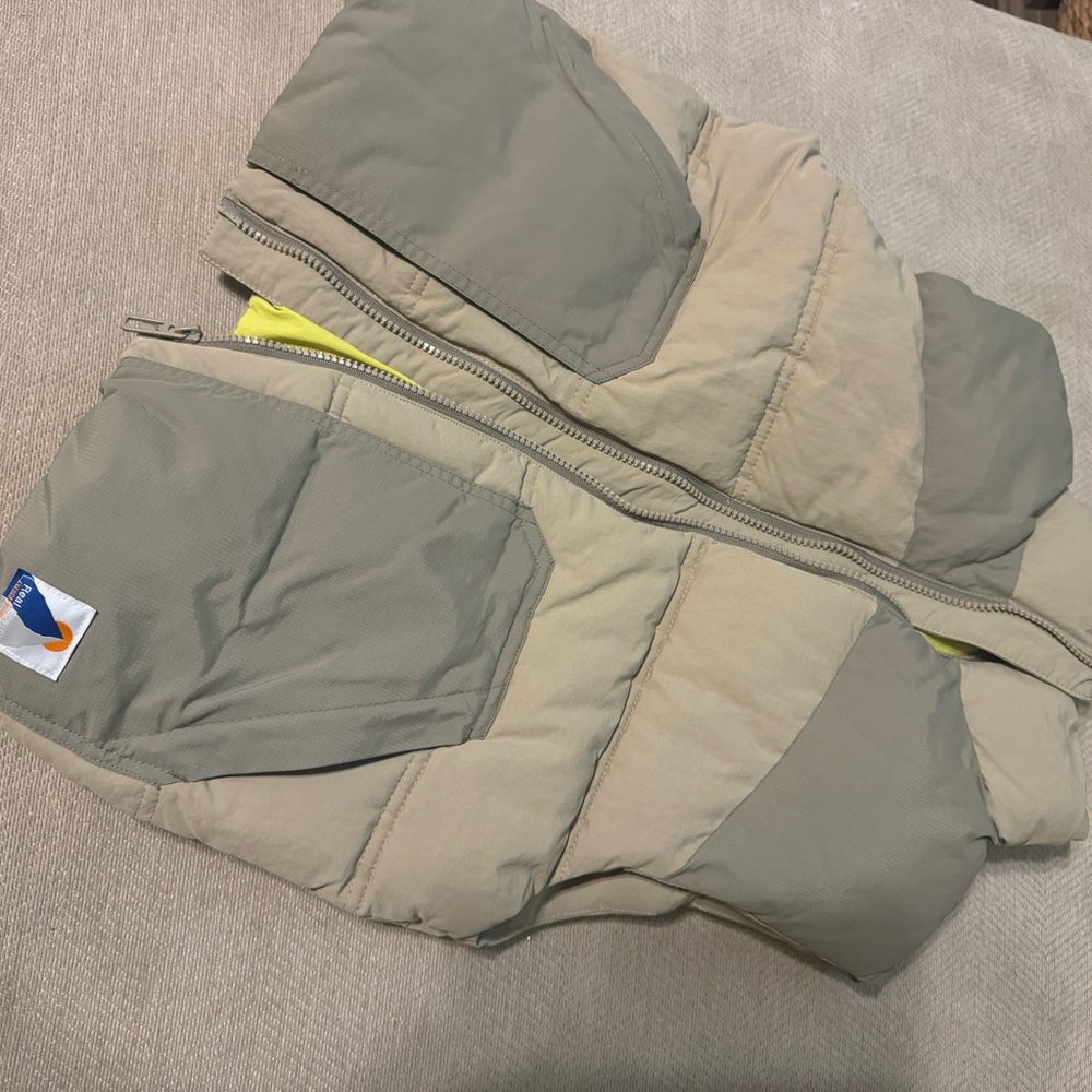 Girls Zara puffer vest 💛